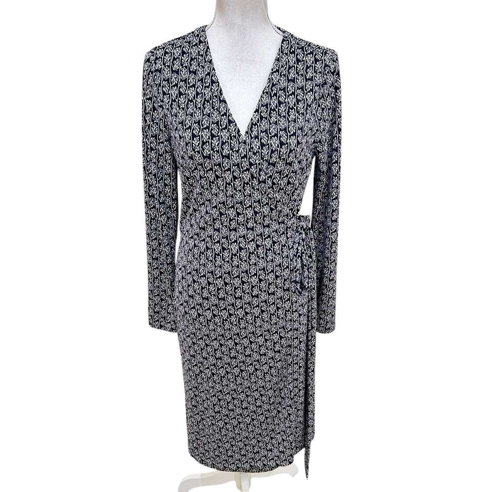Ann taylor jersey knit navy blue and White leaf print Wrap Dress size 12T